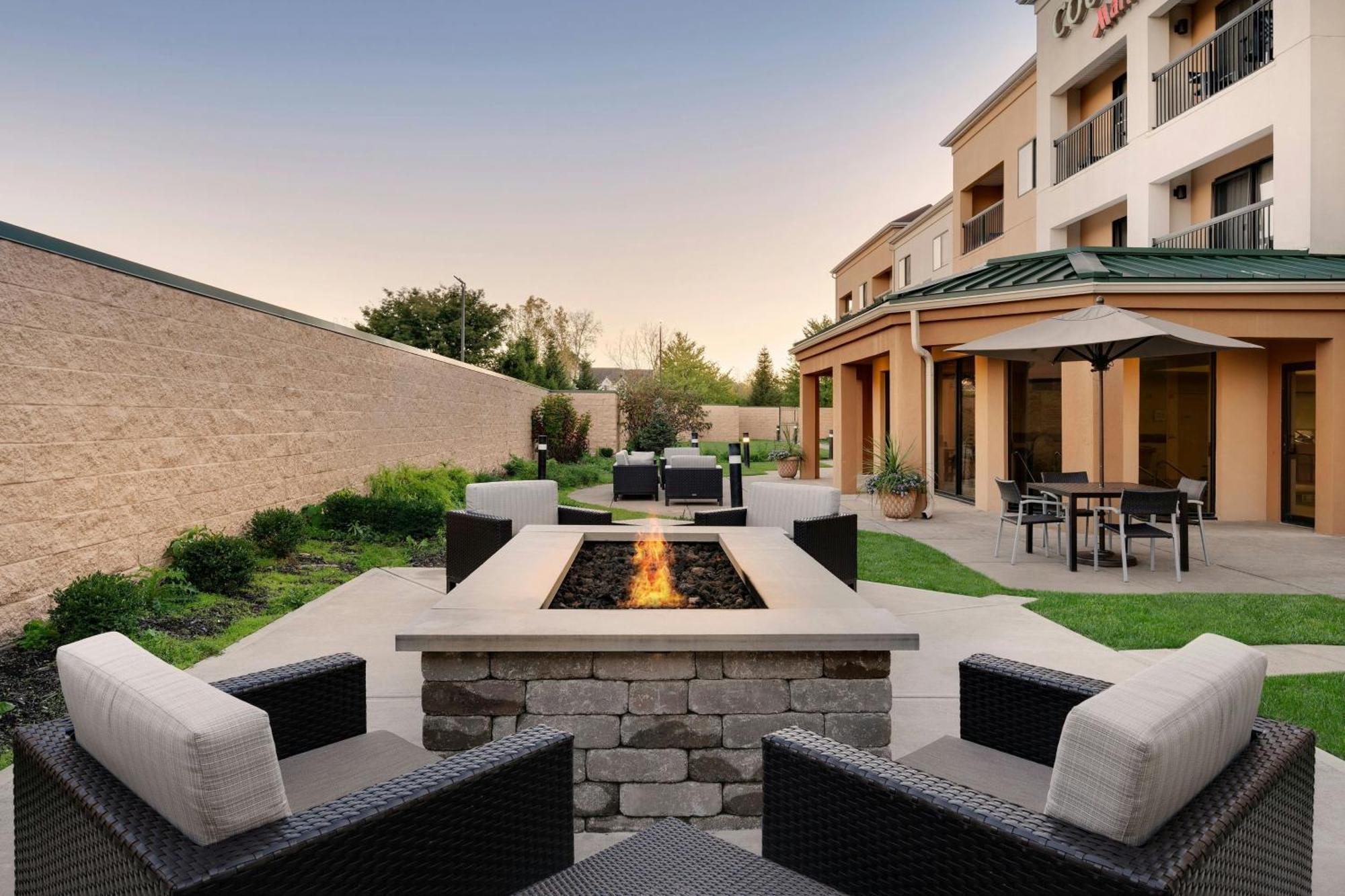 Courtyard By Marriott Indianapolis South Ξενοδοχείο Εξωτερικό φωτογραφία